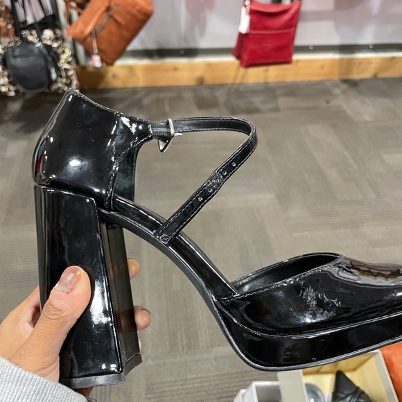 ISO MADDEN GIRL HEELED SANDAL - Picture 1 of 3